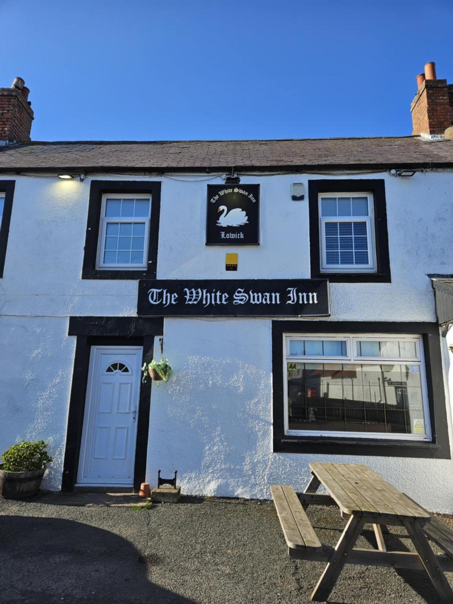 The White Swan Inn Lowick  Luaran gambar