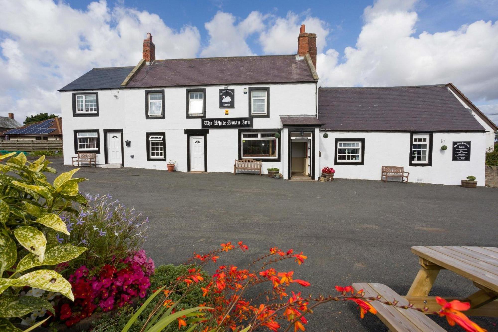 The White Swan Inn Lowick  Luaran gambar